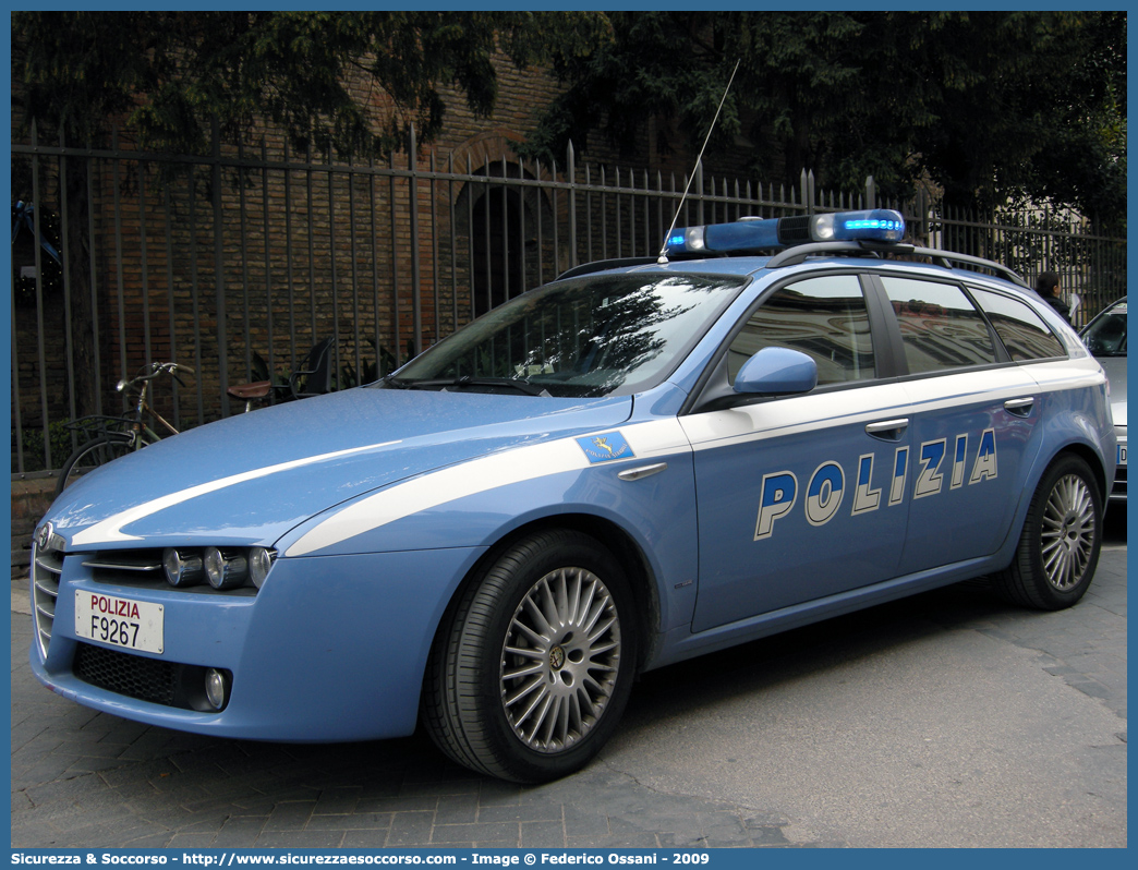 Polizia F9267
Polizia di Stato
Polizia Stradale
Alfa Romeo 159 Sportwagon
Parole chiave: Polizia di Stato;Polizia;PS;Polizia Stradale;Alfa Romeo;159 Sportwagon;F9267