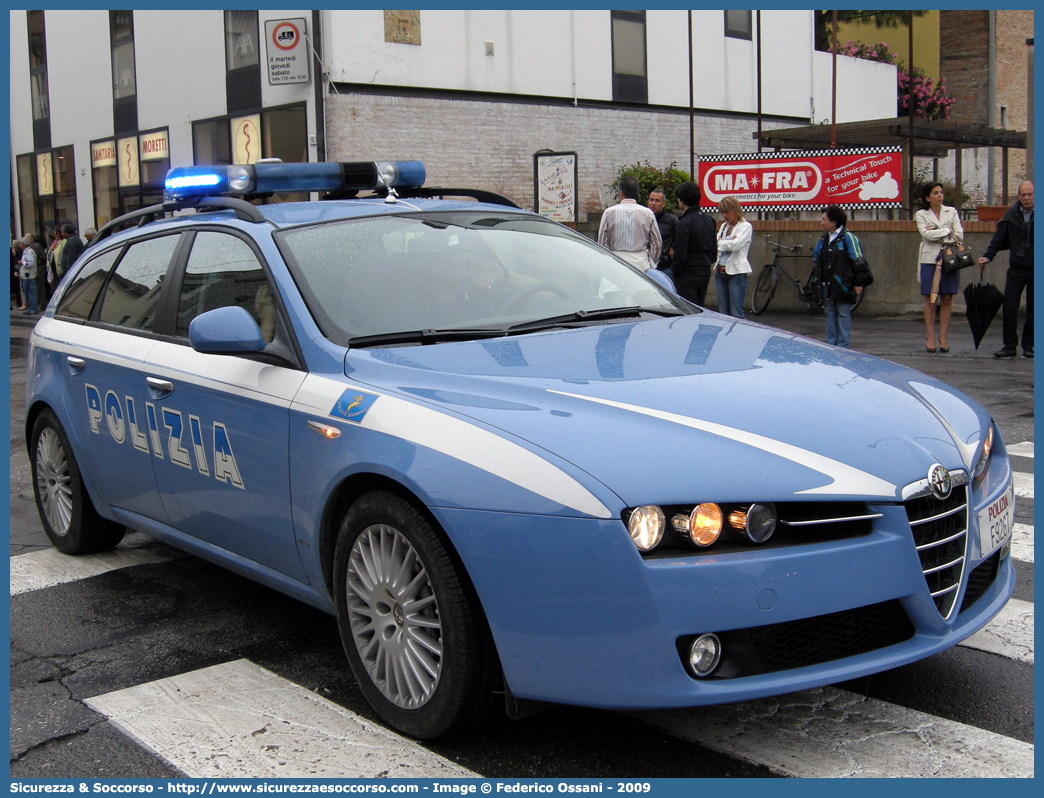 Polizia F9267
Polizia di Stato
Polizia Stradale
Alfa Romeo 159 Sportwagon
Parole chiave: Polizia di Stato;Polizia;PS;Polizia Stradale;Alfa Romeo;159 Sportwagon;F9267