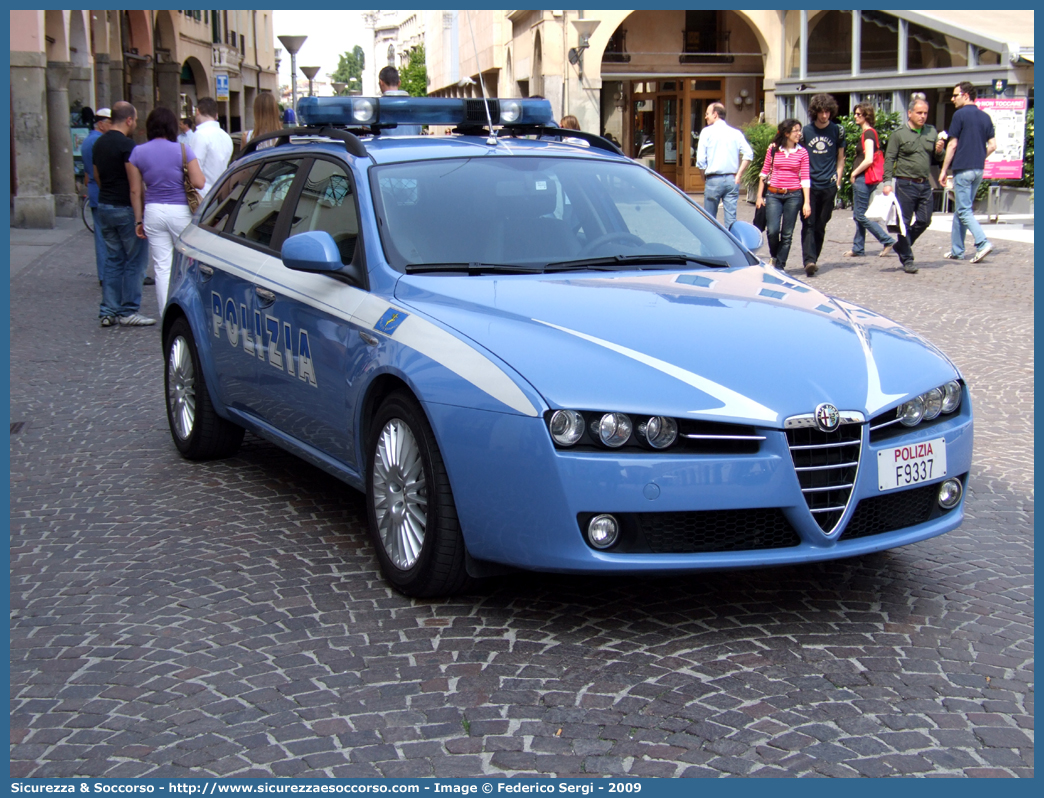 Polizia F9337
Polizia di Stato
Polizia Stradale
Alfa Romeo 159 Sportwagon
Parole chiave: Polizia di Stato;Polizia;PS;Polizia Stradale;Alfa Romeo;159 Sportwagon;F9337