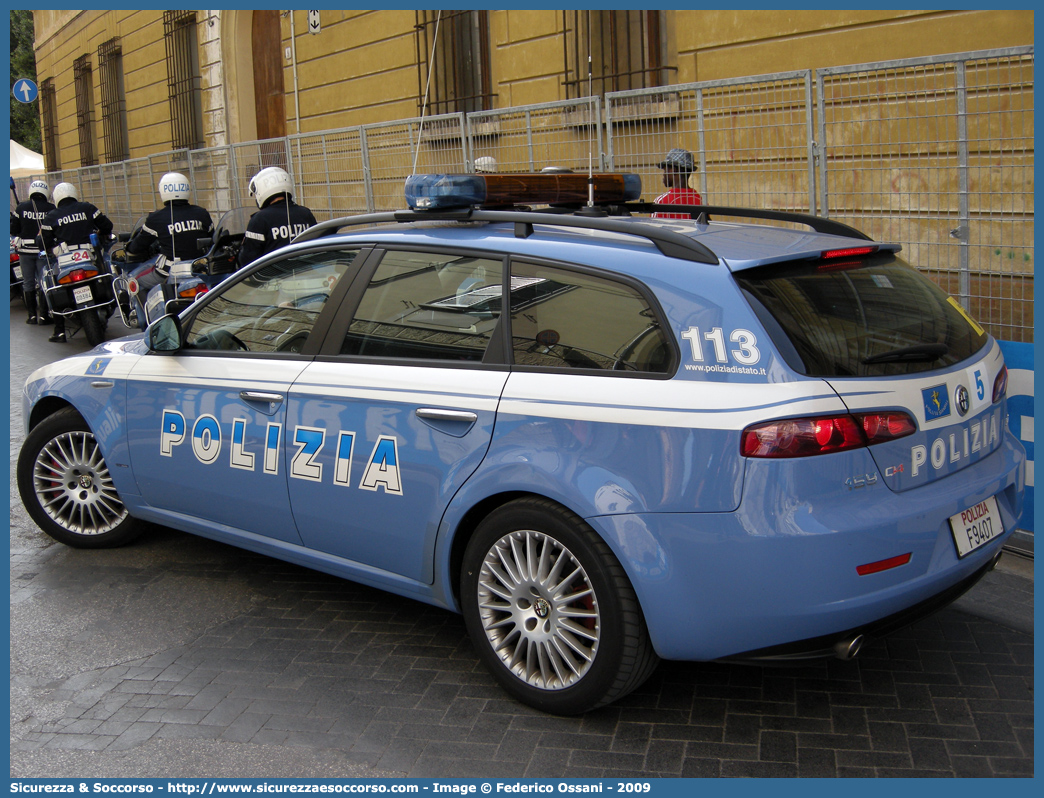 Polizia F9407
Polizia di Stato
Polizia Stradale
Alfa Romeo 159 Sportwagon
Parole chiave: Polizia di Stato;Polizia;PS;Polizia Stradale;Alfa Romeo;159 Sportwagon;F9407