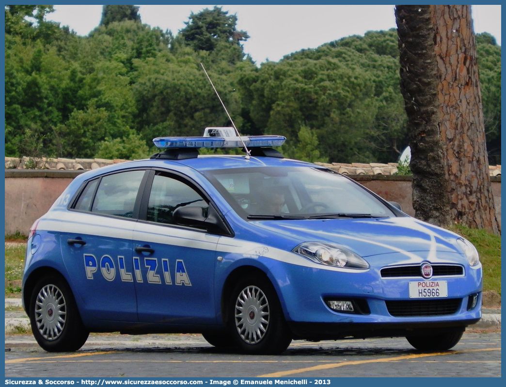 Polizia H5966
Polizia di Stato
Squadra Volante
Fiat Nuova Bravo
(II fornitura)
Parole chiave: PS;P.S.;Polizia;Polizia di Stato;Squadra;Volante;Fiat;Nuova;Bravo;H5966