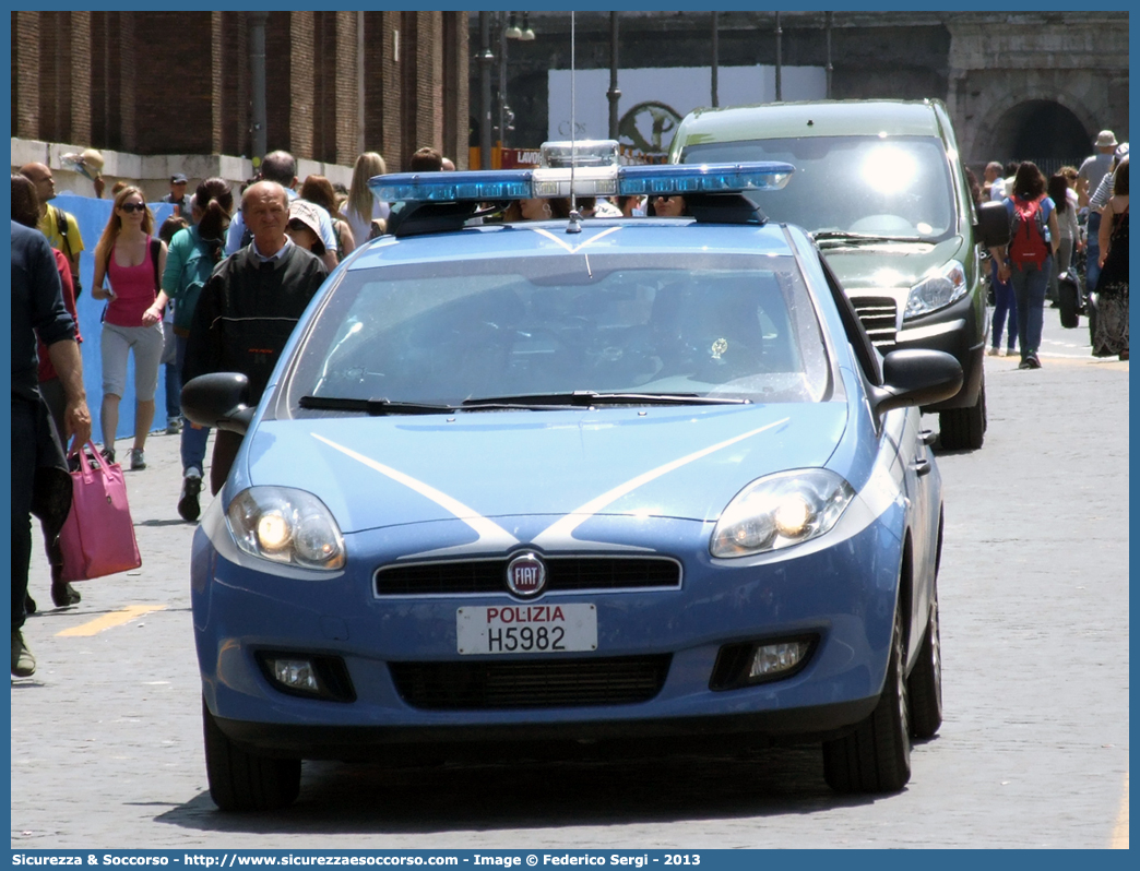 Polizia H5982
Polizia di Stato
Squadra Volante
Fiat Nuova Bravo
(II fornitura)
Parole chiave: PS;P.S.;Polizia;Polizia di Stato;Squadra;Volante;Fiat;Nuova;Bravo;H5982