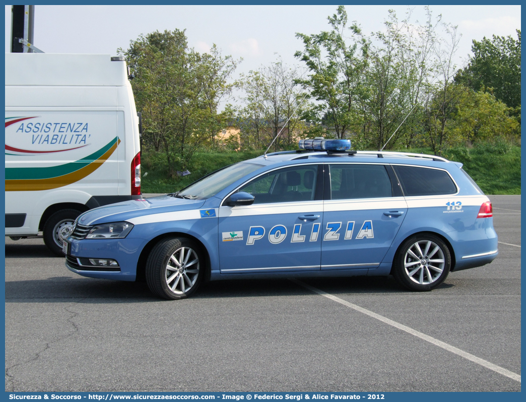 Polizia H6549
Polizia di Stato
Polizia Stradale
Autostrade Centropadane
Volkswagen Passat Variant V serie
Parole chiave: H6549;Polizia di Stato;Polizia Stradale;Centropadane;Centro;Padane;Volkswagen;Passat;Variant