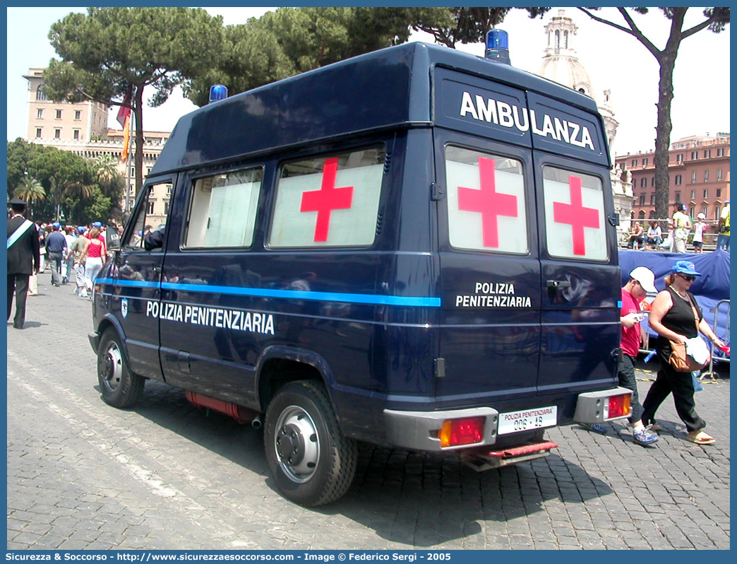 Polizia Penitenziaria 006AB
Polizia Penitenziaria
Nucleo Traduzioni e Piantonamenti
Alfa Romeo AR8 4x4

Parole chiave: 006AB;Polizia Penitenziaria;Nucleo Traduzioni e Piantonamenti;Ambulanza;Alfa Romeo AR8 4x4