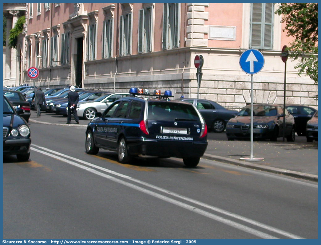 Polizia Penitenziaria 219AE
Polizia Penitenziaria
Nucleo Traduzioni e Piantonamenti
Lancia Lybra Stationwagon

Parole chiave: 219AE;Polizia Penitenziaria;Nucleo Traduzioni e Piantonamenti;Lancia Lybra Stationwagon