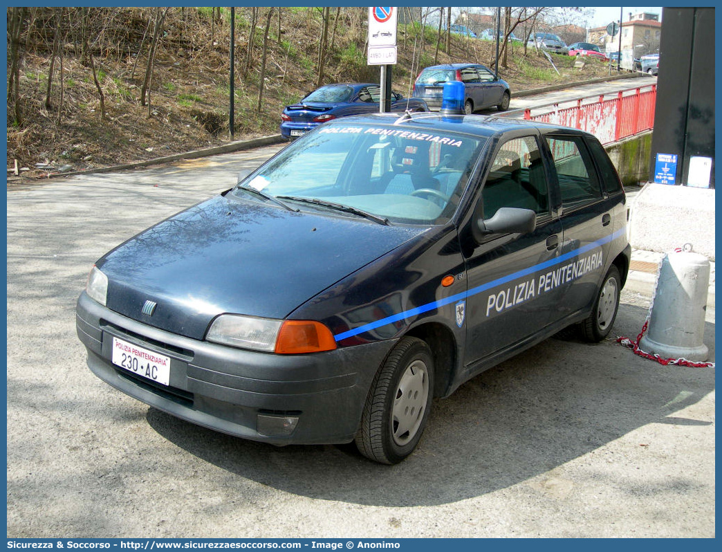 Polizia Penitenziaria 230AC
Polizia Penitenziaria
Nucleo Traduzioni e Piantonamenti
Fiat Punto I serie
Parole chiave: PP;P.P.;Pol.Pen;PolPen;AdiC;A.diC.;Agenti;di;Custodia;Polizia;Penitenziaria;Nucleo;Traduzioni;Piantonamenti;Fiat;Punto