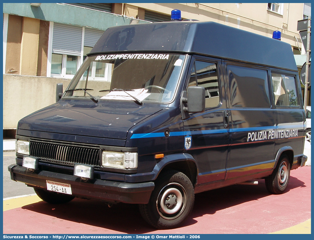 Polizia Penitenziaria 254AA
Polizia Penitenziaria
Fiat Ducato I serie restyling
Parole chiave: PolPen;Pol.Pen.;AdiC;A.diC.;Agenti di Custodia;Polizia Penitenziaria;Fiat;Ducato I serie restyling;254AA