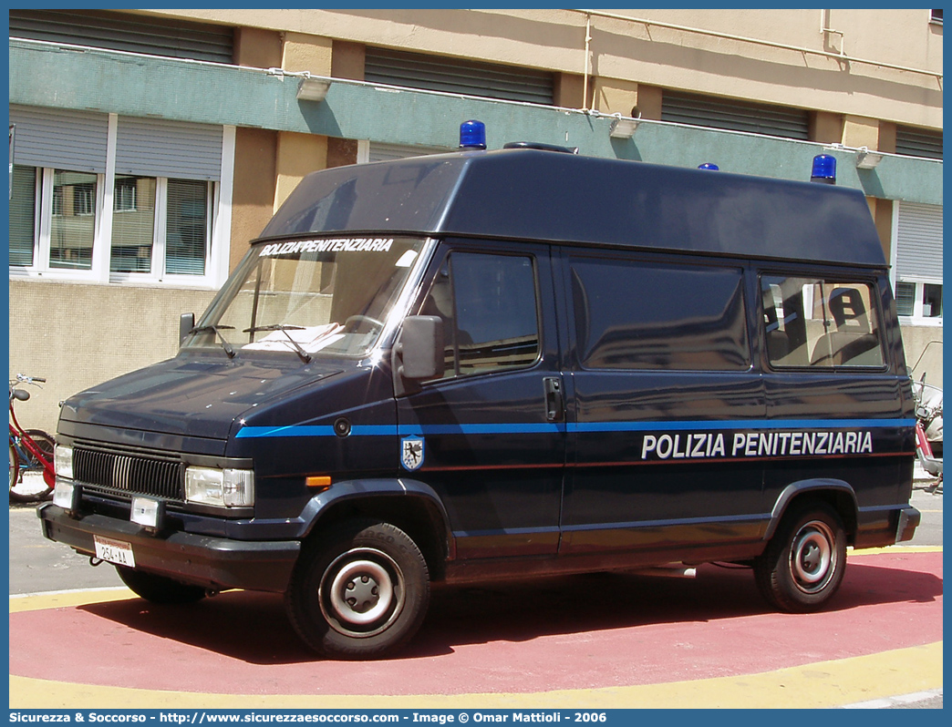 Polizia Penitenziaria 254AA
Polizia Penitenziaria
Fiat Ducato I serie restyling
Parole chiave: PolPen;Pol.Pen.;AdiC;A.diC.;Agenti di Custodia;Polizia Penitenziaria;Fiat;Ducato I serie restyling;254AA