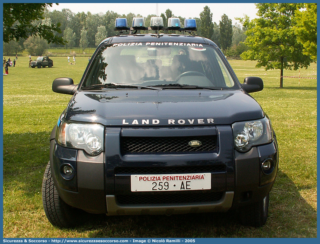 Polizia Penitenziaria 259AE
Polizia Penitenziaria
Nucleo Traduzioni e Piantonamenti
Land Rover Freelander I serie restyling
Parole chiave: PP;P.P.;Pol.Pen;PolPen;AdiC;A.diC.;Agenti;di;Custodia;Polizia;Penitenziaria;Nucleo;Traduzioni;Piantonamenti;Land Rover;Freelander