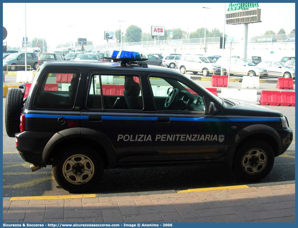 Polizia Penitenziaria 264AE
Polizia Penitenziaria
Nucleo Traduzioni e Piantonamenti
Land Rover Freelander I serie restyling
Parole chiave: PP;P.P.;Pol.Pen;PolPen;AdiC;A.diC.;Agenti;di;Custodia;Polizia;Penitenziaria;Nucleo;Traduzioni;Piantonamenti;Land Rover;Freelander