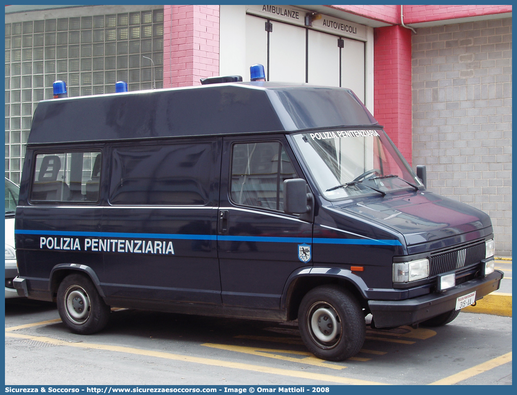 Polizia Penitenziaria 319AA
Polizia Penitenziaria
Fiat Ducato I serie restyling
Parole chiave: PolPen;Pol.Pen.;AdiC;A.diC.;Agenti di Custodia;Polizia Penitenziaria;Fiat;Ducato I serie restyling;319AA