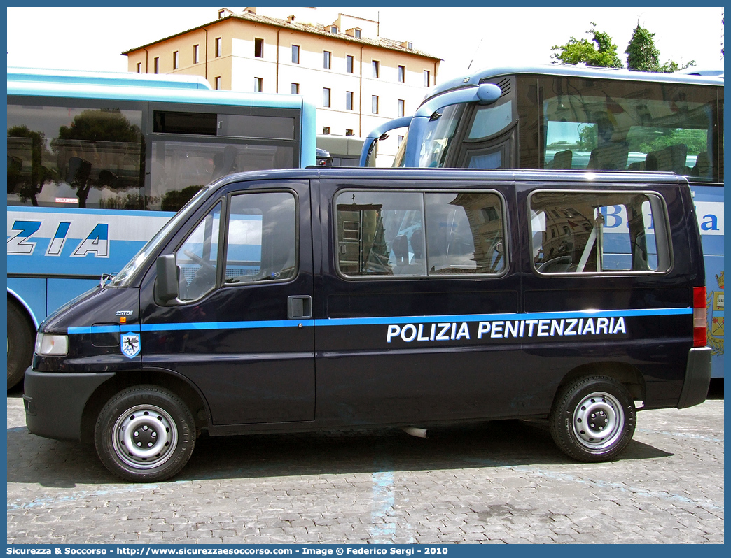 Polizia Penitenziaria 513AB
Polizia Penitenziaria
Fiat Ducato II serie
Parole chiave: PolPen;Pol.Pen.;AdiC;A.diC.;Agenti di Custodia;Polizia Penitenziaria;Fiat;Ducato II serie;513AB