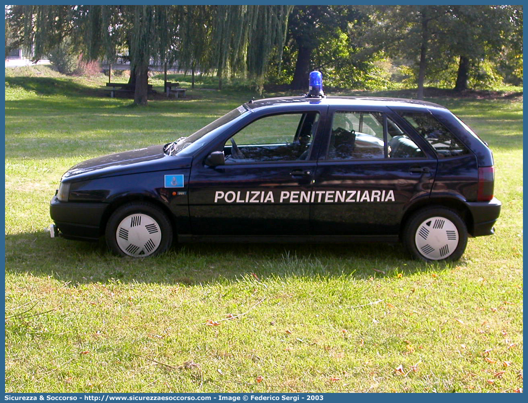 Polizia Penitenziaria 553AA
Polizia Penitenziaria
Nucleo Traduzioni e Piantonamenti
Fiat Tipo II serie
Parole chiave: PolPen;AdiC;A.diC.;Agenti;di;Custodia;Polizia;Penitenziaria;Nucleo;Traduzioni;Piantonamenti;Fiat;Tipo