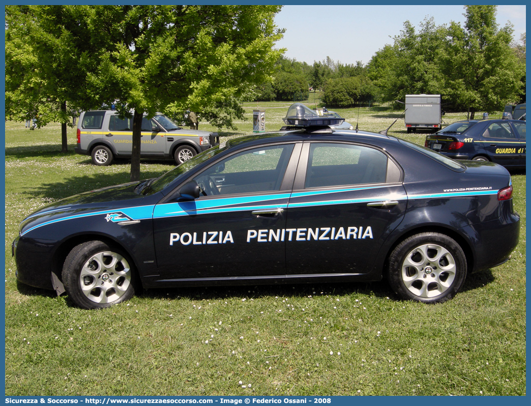 Polizia Penitenziaria 556AE
Polizia Penitenziaria
Nucleo Traduzioni e Piantonamenti
Alfa Romeo 159
Parole chiave: PolPen;P.P.;PP;Polizia;Penitenziaria;AdiC;A.diC;Agenti;di;Custodia;Nucleo;Traduzioni;Piantonamenti;Alfa;Romeo;159