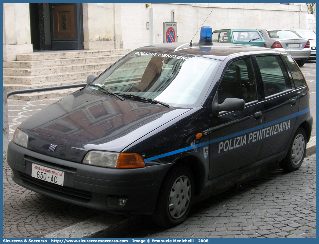 Polizia Penitenziaria 650AC
Polizia Penitenziaria
Nucleo Traduzioni e Piantonamenti
Fiat Punto I serie
Parole chiave: PP;P.P.;Pol.Pen;PolPen;AdiC;A.diC.;Agenti;di;Custodia;Polizia;Penitenziaria;Nucleo;Traduzioni;Piantonamenti;Fiat;Punto