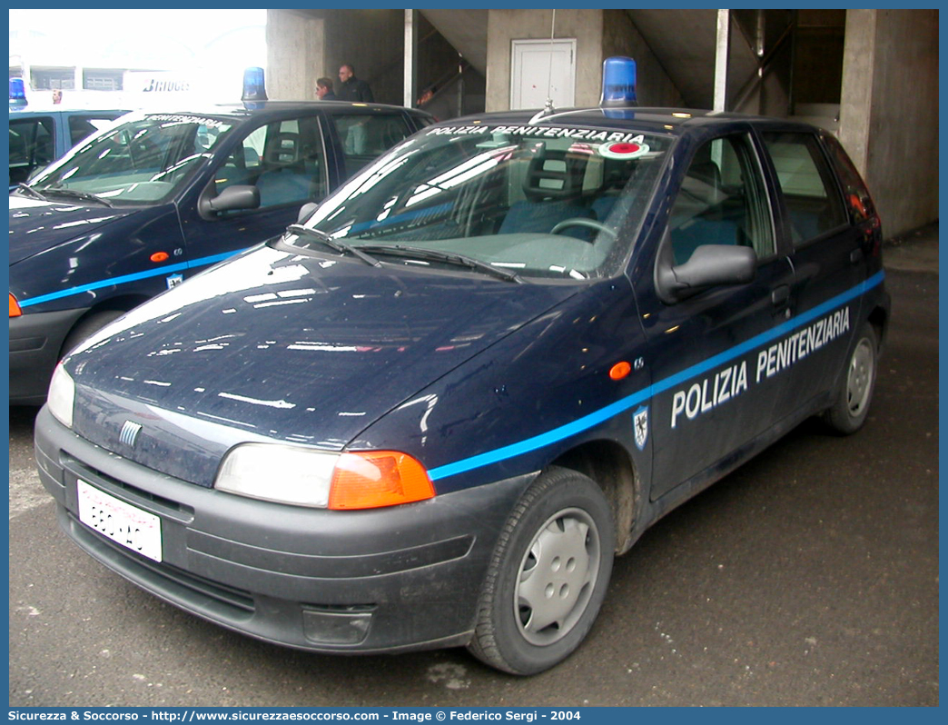 Polizia Penitenziaria 660AC
Polizia Penitenziaria
Nucleo Traduzioni e Piantonamenti
Fiat Punto I serie
Parole chiave: PP;P.P.;Pol.Pen;PolPen;AdiC;A.diC.;Agenti;di;Custodia;Polizia;Penitenziaria;Nucleo;Traduzioni;Piantonamenti;Fiat;Punto