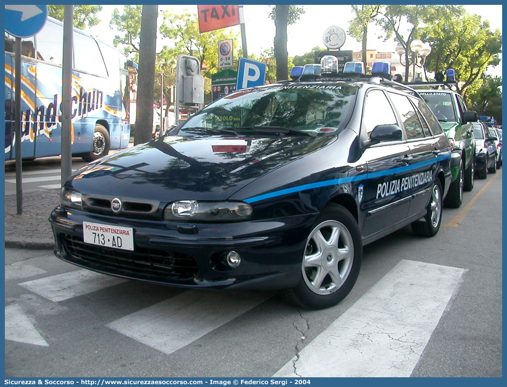 Polizia Penitenziaria 713AD
Polizia Penitenziaria
Nucleo Traduzioni e Piantonamenti
Fiat Marea Weekend
Parole chiave: PP;P.P.;Pol.Pen;PolPen;AdiC;A.diC.;Agenti;di;Custodia;Polizia;Penitenziaria;Nucleo;Traduzioni;Piantonamenti;Fiat;Marea;Weekend