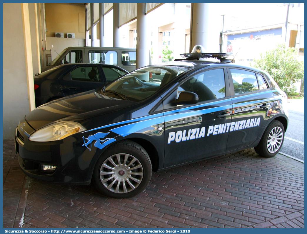 Polizia Penitenziaria 728AE
Polizia Penitenziaria
Nucleo Traduzioni e Piantonamenti
Fiat Nuova Bravo
Parole chiave: PP;P.P.;Pol.Pen;PolPen;AdiC;A.diC.;Agenti;di;Custodia;Polizia;Penitenziaria;Nucleo;Traduzioni;Piantonamenti;Fiat;Nuova;Bravo