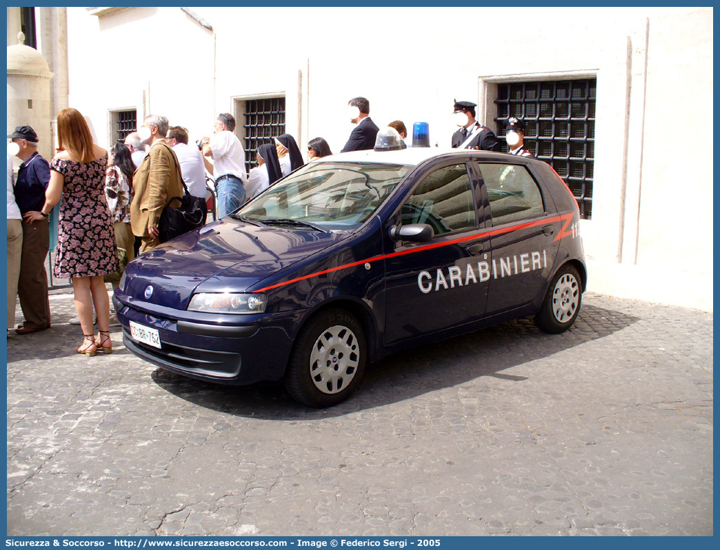 CC BR762
Arma dei Carabinieri
Reparto Carabinieri Presso la Presidenza della Repubblica
Fiat Punto II serie
Parole chiave: CCBR762;Arma dei Carabinieri;Reparto Carabinieri Presso la Presidenza della Repubblica;Fiat Punto II serie