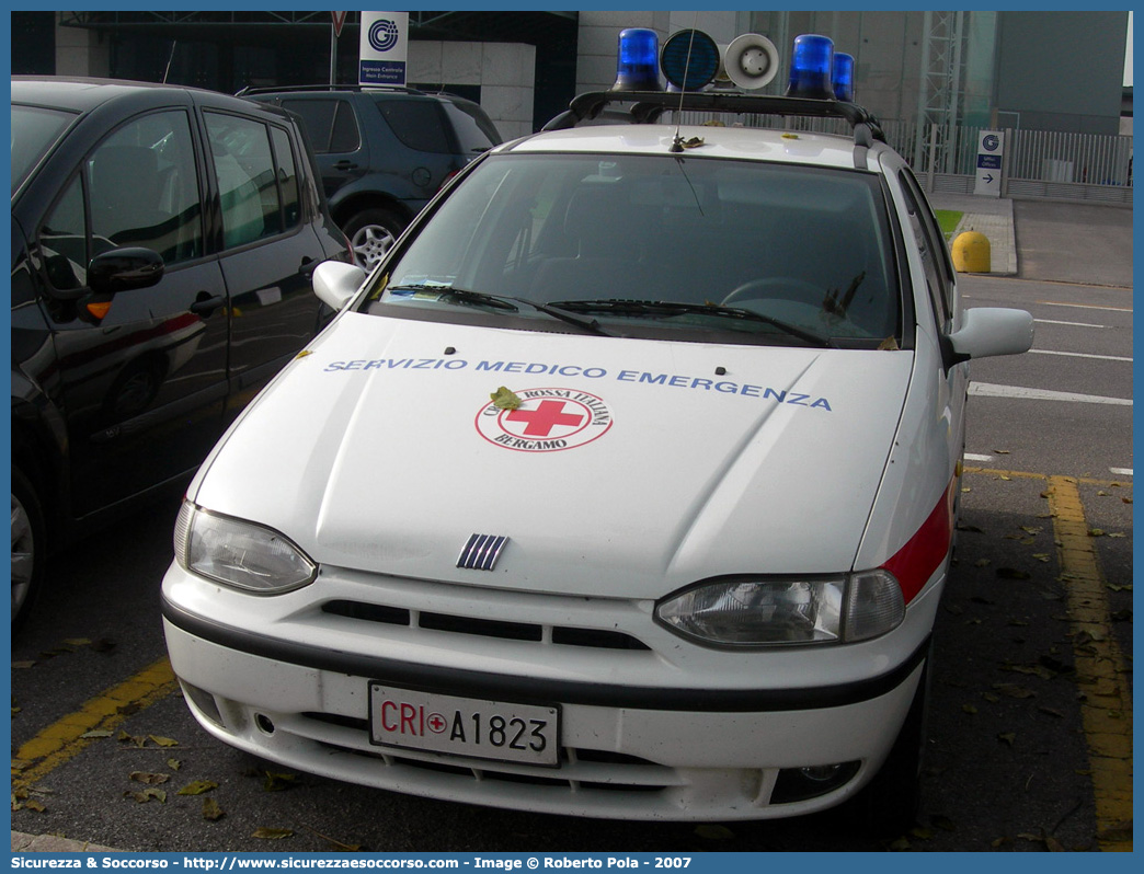 CRI A1823
Croce Rossa Italiana
Bergamo
Fiat Palio Weekend I serie
Parole chiave: CRI;C.R.I.;Croce;Rossa;Italiana;Automedica;Auto medica;Automedicalizzata;Auto medicalizzata;Fiat;Palio;Weekend;Bergamo