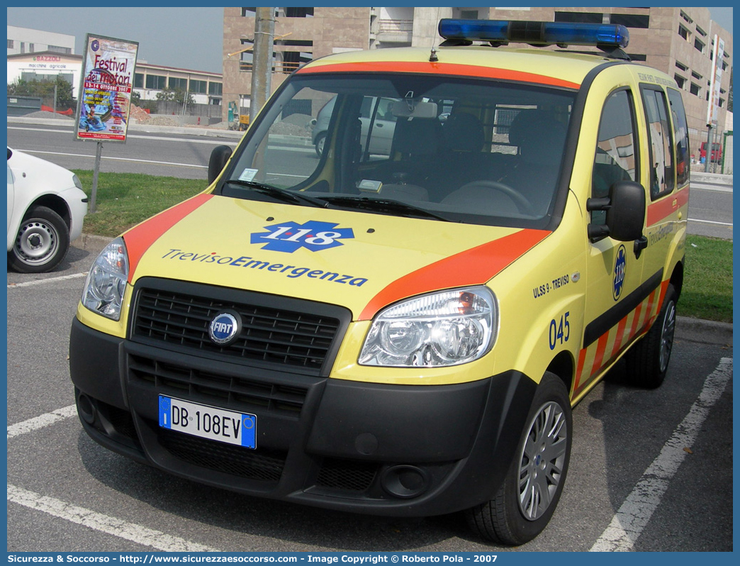 045
SUEM 118 Treviso Emergenza
Azienda ULSS 2 - Marca Trevigiana
Fiat Doblò I serie restyling
Parole chiave: 118;SUEM;S.U.E.M.;Treviso;Emergenza;Fiat;Doblò