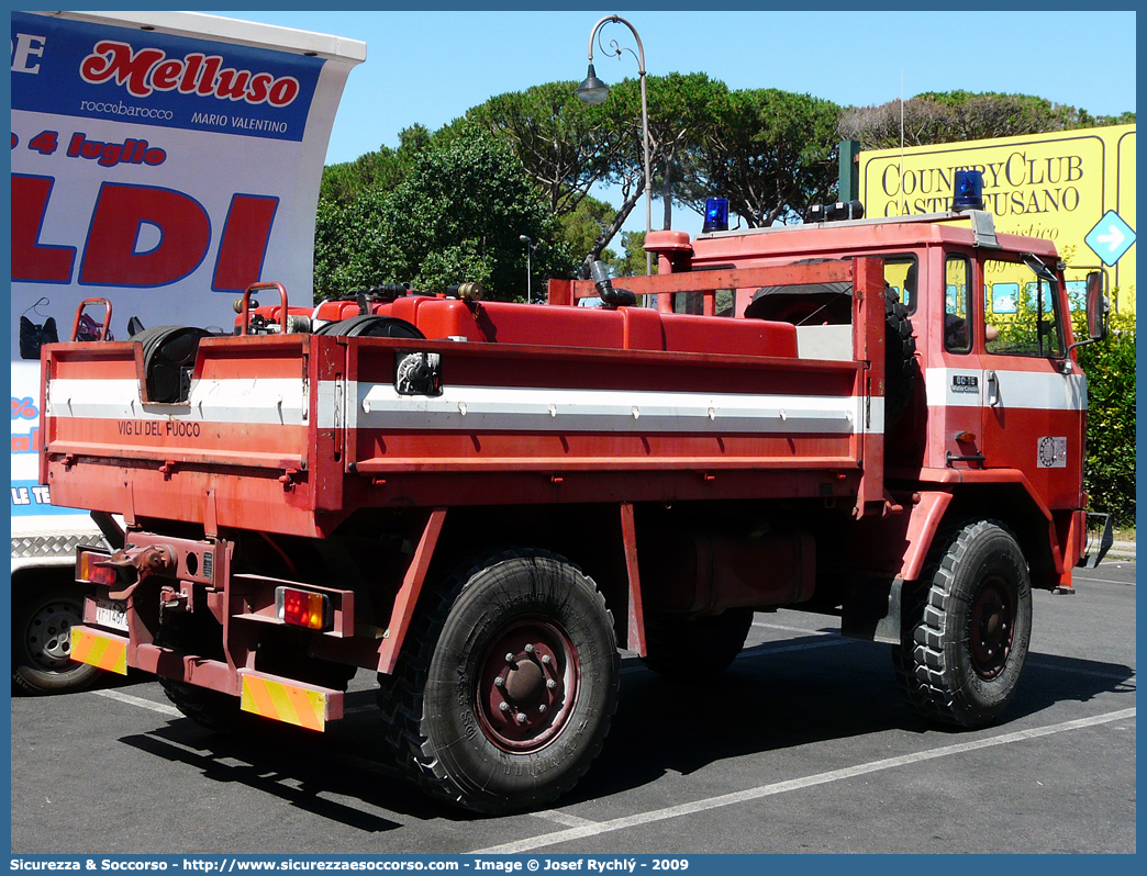 VF 14678
Corpo Nazionale Vigili del Fuoco
Iveco 80-16
Parole chiave: VVF;V.V.F.;Corpo;Nazionale;Vigili;del;Fuoco;Iveco;80-16;80.16;80;16