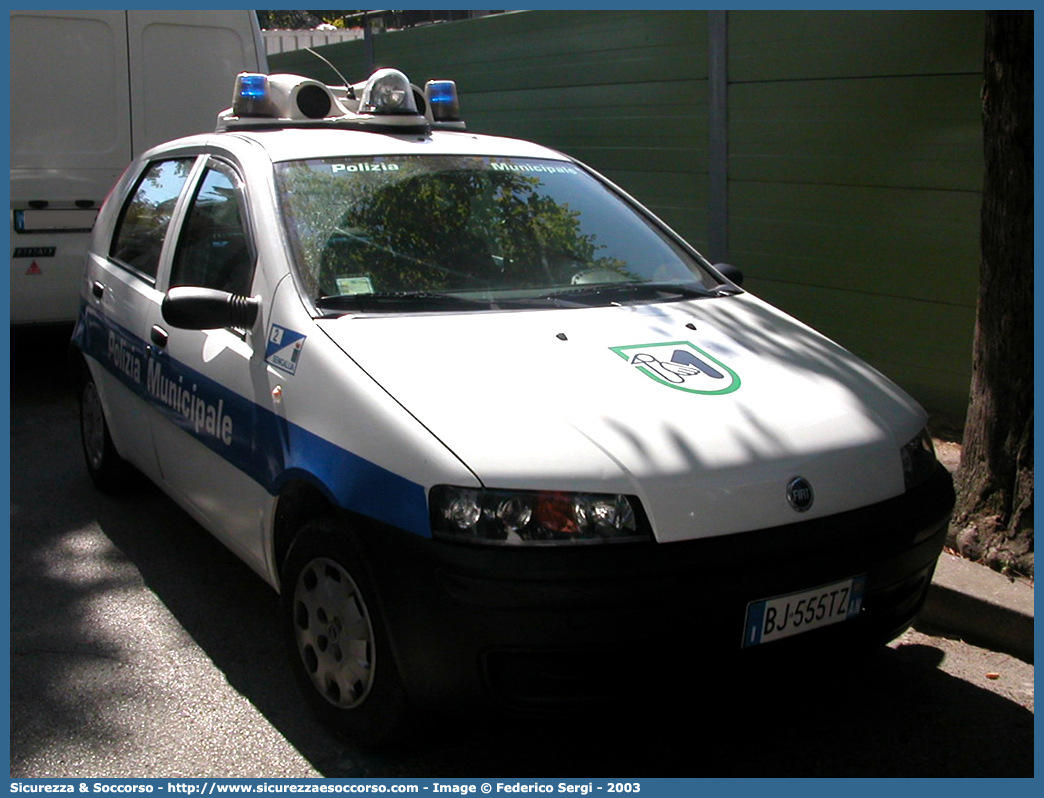 -
Polizia Municipale
Comune di Senigallia
Fiat Punto II serie
Parole chiave: Polizia;Locale;Municipale;Senigallia;Fiat;Punto