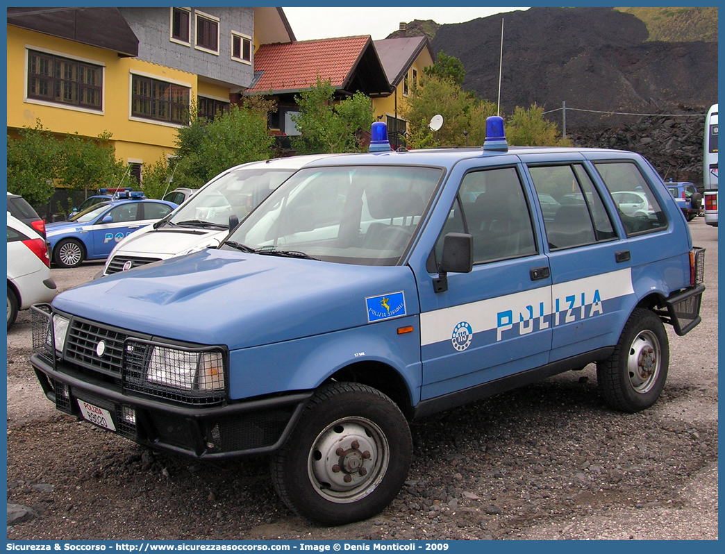 Polizia B9020
Polizia di Stato
Polizia Stradale
Rayton Fissore Magnum
Parole chiave: Polizia di Stato;Polizia;PS;P.S.;Stradale;Rayton;Fissore;Magnum;B9020