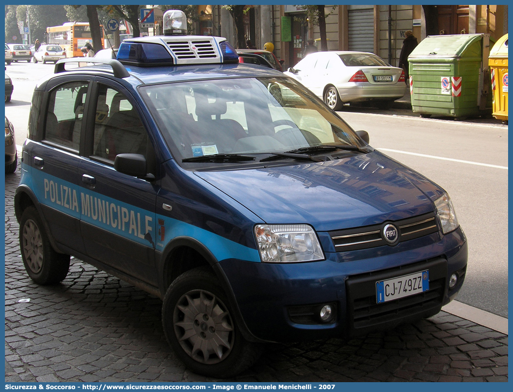 -
Polizia Municipale
Comune di Stroncone
Fiat Nuova Panda 4x4
Parole chiave: Polizia;Locale;Municipale;Stroncone;Fiat;Nuova Panda