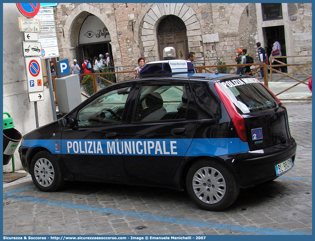 -
Polizia Municipale
Comune di Stroncone
Fiat Punto II serie
Parole chiave: Polizia;Locale;Municipale;Stroncone;Fiat;Punto