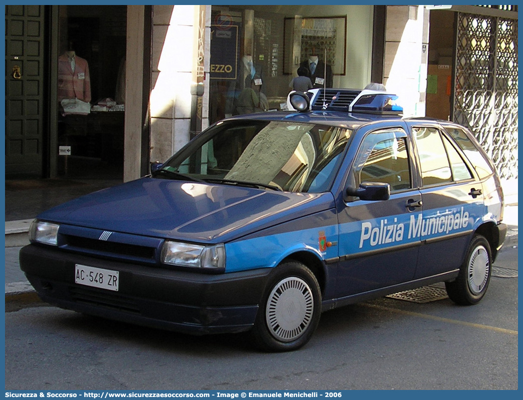 -
Polizia Municipale
Comune di Terni
Fiat Tipo II serie
Parole chiave: Polizia;Locale;Municipale;Terni;Fiat;Tipo