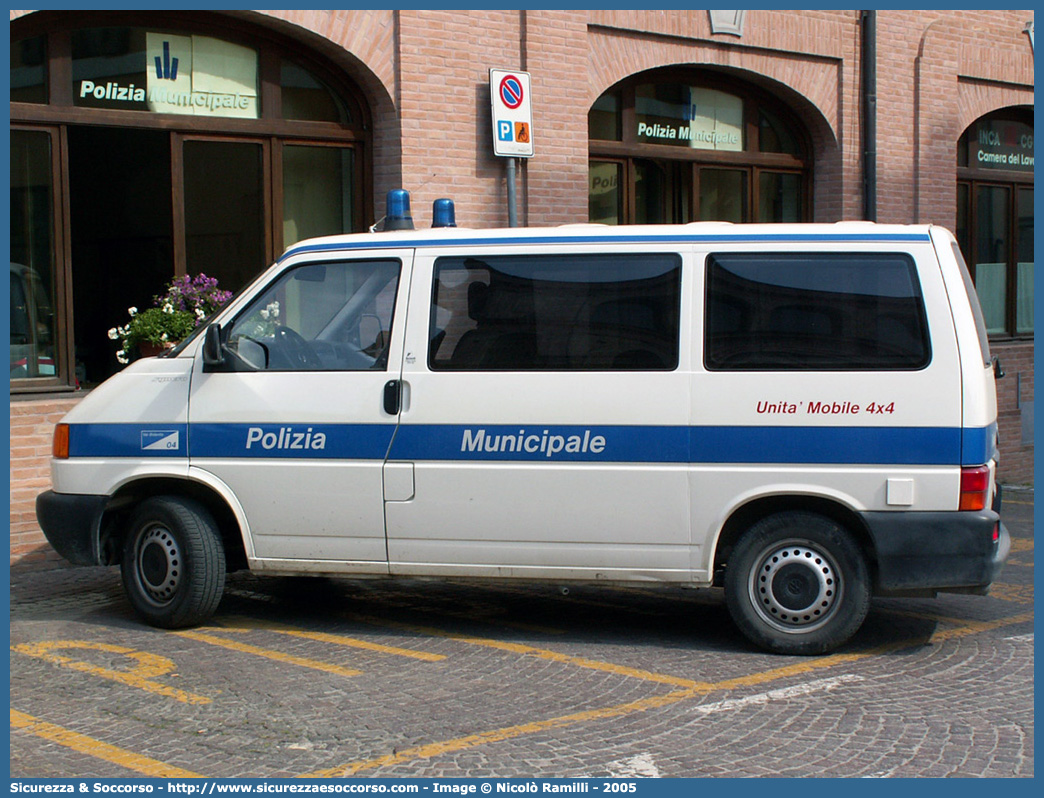 -
Polizia Municipale
Servizio Associato Val Bidente
Volkswagen Transporter T4
Allestitore Focaccia Group S.r.l.
Parole chiave: Polizia;Locale;Municipale;Val Bidente;Valbidente;Civitella di Romagna;Galeata;Santa Sofia;Volkswagen;Transporter;T4;Focaccia