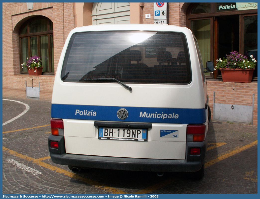 -
Polizia Municipale
Servizio Associato Val Bidente
Volkswagen Transporter T4
Allestitore Focaccia Group S.r.l.
Parole chiave: Polizia;Locale;Municipale;Val Bidente;Valbidente;Civitella di Romagna;Galeata;Santa Sofia;Volkswagen;Transporter;T4;Focaccia