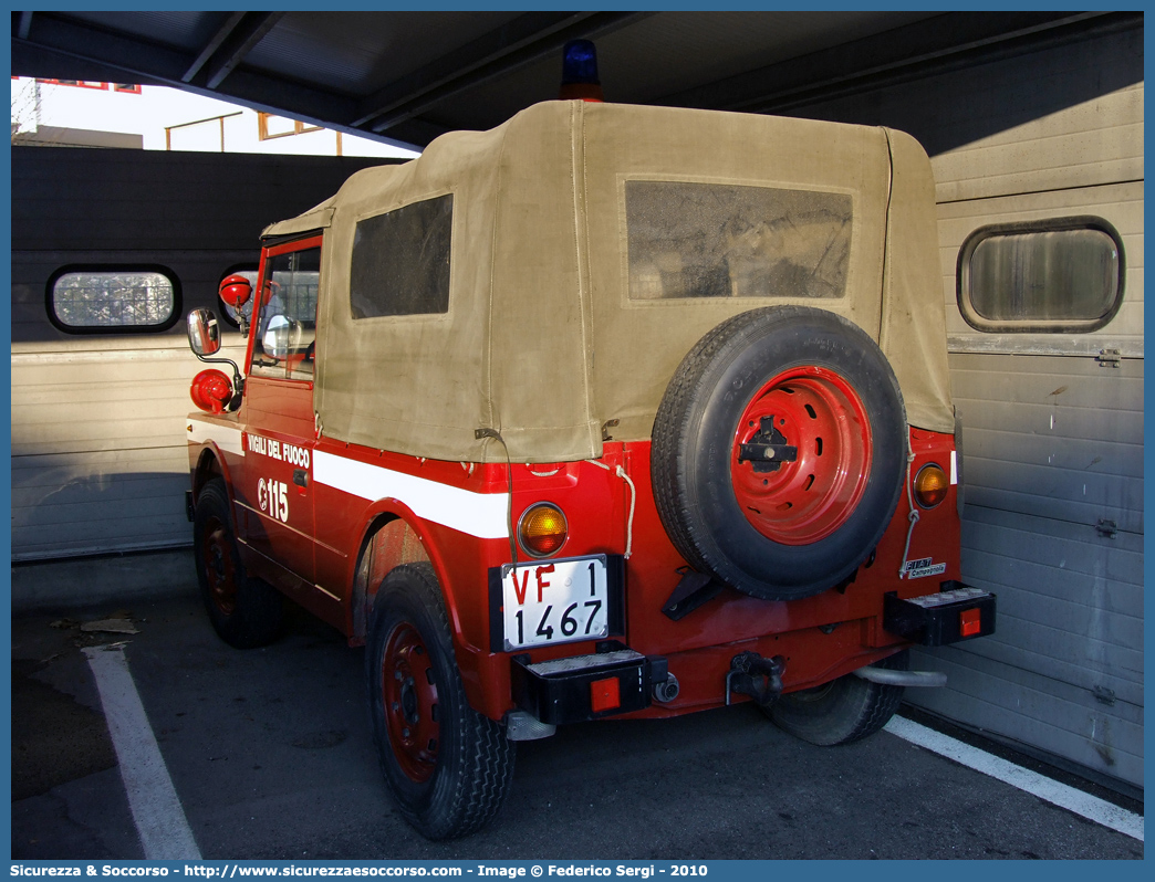 VF 11467
Corpo Nazionale Vigili del Fuoco
Fiat Nuova Campagnola
Parole chiave: VF;VVF;V.F.;V.V.F.;Corpo;Nazionale;Vigili del Fuoco;Vigili;Fuoco;Fiat;Campagnola;1107