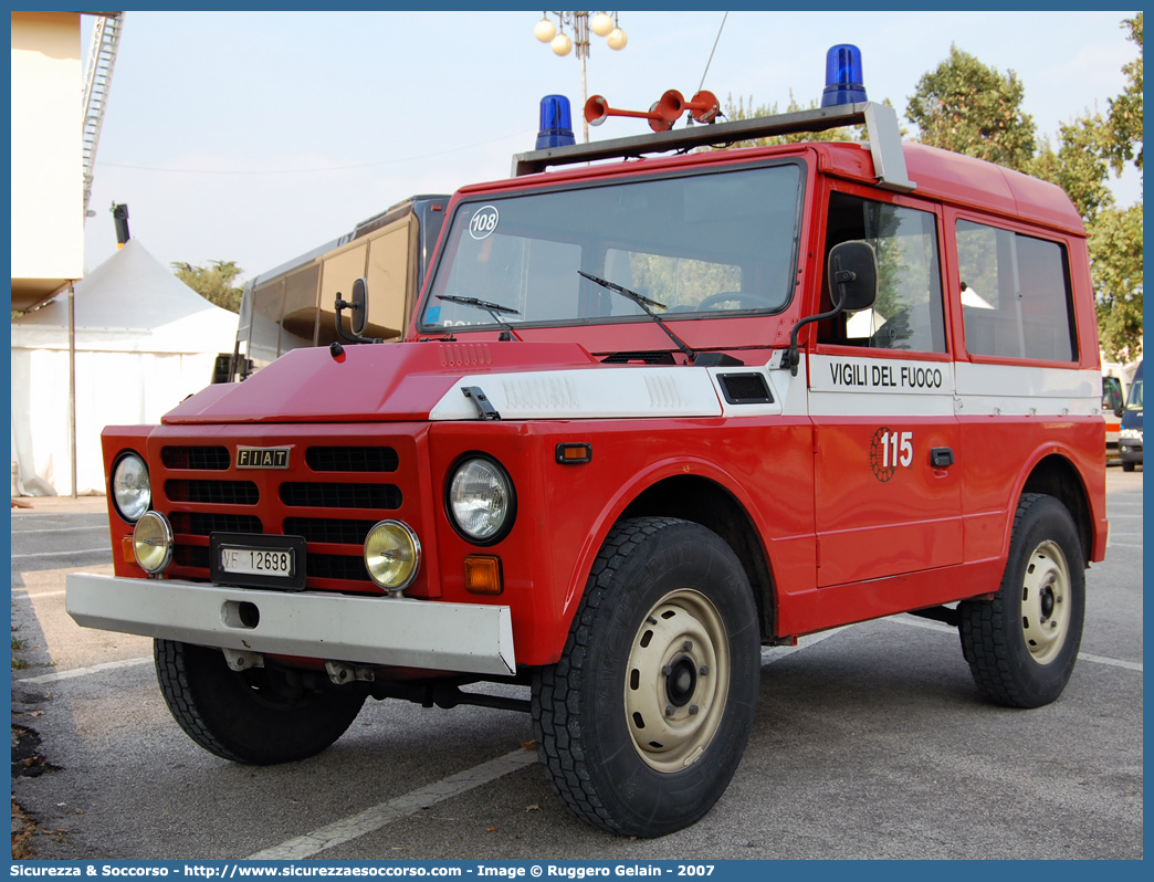 VF 12698
Corpo Nazionale Vigili del Fuoco
Fiat Nuova Campagnola HT
Parole chiave: VF;VVF;V.F.;V.V.F.;Corpo;Nazionale;Vigili del Fuoco;Vigili;Fuoco;Fiat;Campagnola;1107