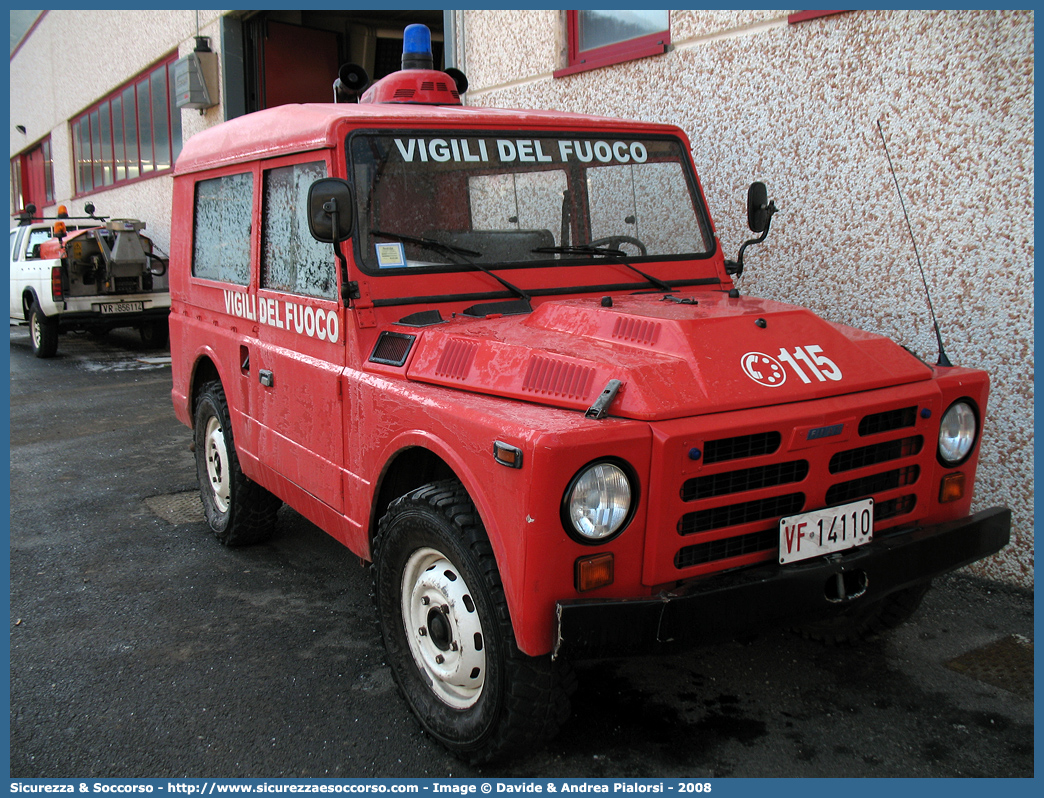 VF 14110
Corpo Nazionale Vigili del Fuoco
Fiat Nuova Campagnola HTL
Parole chiave: VF;VVF;V.F.;V.V.F.;Corpo;Nazionale;Vigili del Fuoco;Vigili;Fuoco;Fiat;Campagnola;1107