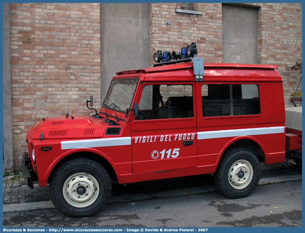 VF 14487
Corpo Nazionale Vigili del Fuoco
Fiat Nuova Campagnola HTL
Parole chiave: VF;VVF;V.F.;V.V.F.;Corpo;Nazionale;Vigili del Fuoco;Vigili;Fuoco;Fiat;Campagnola;1107