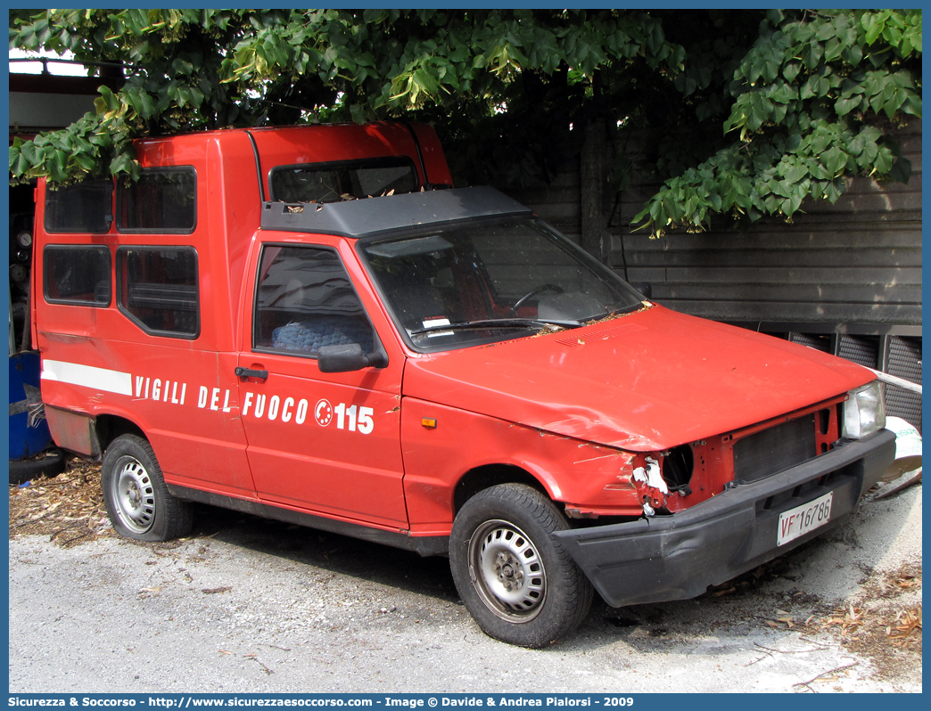 VF 16786
Corpo Nazionale Vigili del Fuoco
Fiat Fiorino II serie

Parole chiave: VVF;V.V.F.;Corpo;Nazionale;Vigili;del;Fuoco;Fiat;Fiorino