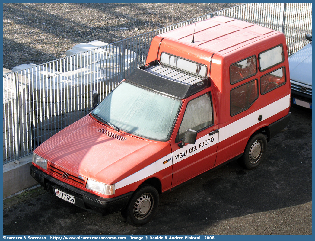 VF 17698
Corpo Nazionale Vigili del Fuoco
Fiat Fiorino II serie
Parole chiave: VVF;V.V.F.;Corpo;Nazionale;Vigili;del;Fuoco;Fiat;Fiorino