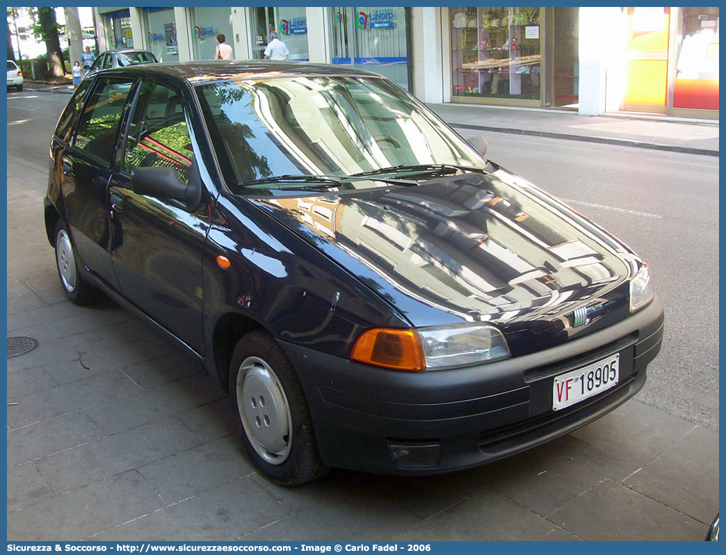 VF 18905
Corpo Nazionale Vigili del Fuoco
Fiat Punto I serie
Parole chiave: VF;VVF;V.F.;V.V.F.;Corpo;Nazionale;Vigili del Fuoco;Vigili;Fuoco;Fiat;Punto