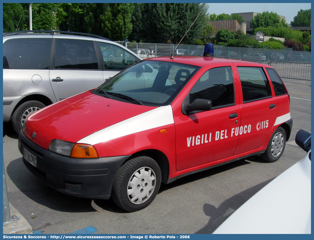 VF 20053
Corpo Nazionale Vigili del Fuoco
Fiat Punto I serie
Parole chiave: VF;VVF;V.F.;V.V.F.;Corpo;Nazionale;Vigili del Fuoco;Vigili;Fuoco;Fiat;Punto