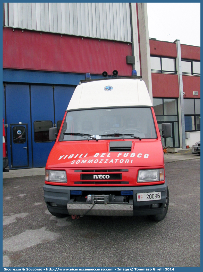 VF 20096
Corpo Nazionale Vigili del Fuoco
Nucleo Soccorso Subacqueo e Acquatico
Iveco Daily 59-12 II serie
Parole chiave: VVF;V.V.F.;Corpo;Nazionale;Vigili;del;Fuoco;Iveco;Daily;59-12;59.12;NSSA;N.S.S.A.;Soccorso;Subacqueo;Acquatico;Sommozzatori;Subacquei