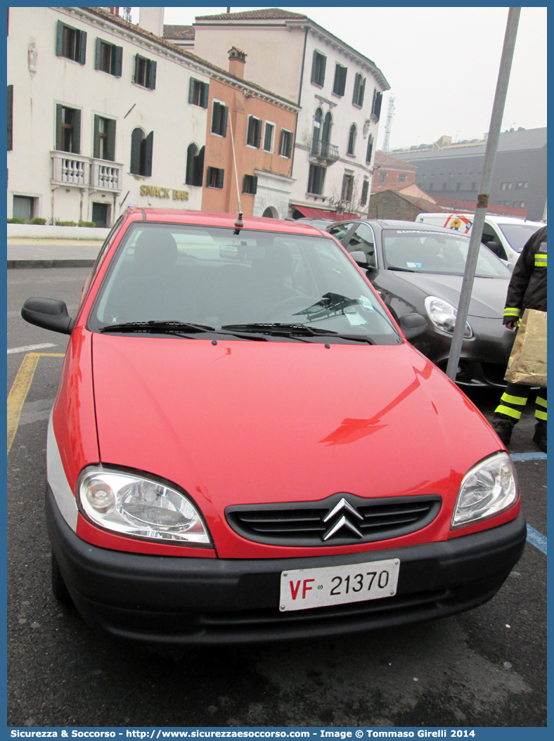 VF 21370
Corpo Nazionale Vigili del Fuoco
Citroen Saxo II serie
Parole chiave: VF;VVF;V.F.;V.V.F.;Corpo;Nazionale;Vigili del Fuoco;Vigili;Fuoco;Citroen;Saxo