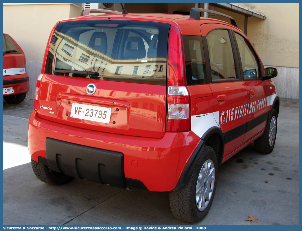 VF 23795
Corpo Nazionale Vigili del Fuoco
Fiat Nuova Panda 4x4 I serie
Parole chiave: VVF;V.V.F.;Corpo;Nazionale;Vigili;del;Fuoco;Fiat;Nuova;Panda;4x4