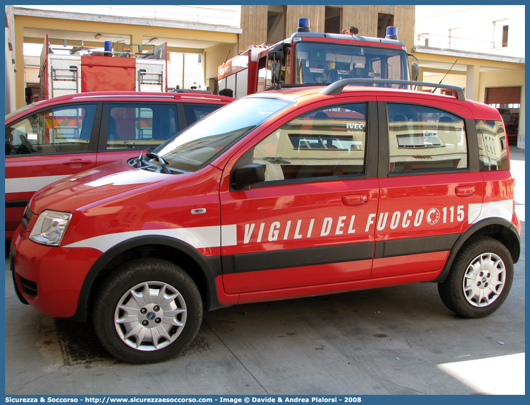 VF 23795
Corpo Nazionale Vigili del Fuoco
Fiat Nuova Panda 4x4 I serie
Parole chiave: VVF;V.V.F.;Corpo;Nazionale;Vigili;del;Fuoco;Fiat;Nuova;Panda;4x4