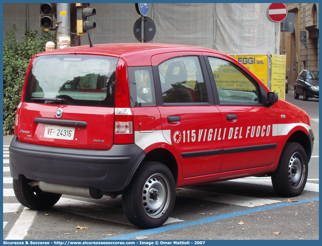 VF 24316
Corpo Nazionale Vigili del Fuoco
Fiat Nuova Panda 4x4 I serie
Parole chiave: VVF;V.V.F.;Corpo;Nazionale;Vigili;del;Fuoco;Fiat;Nuova;Panda;4x4