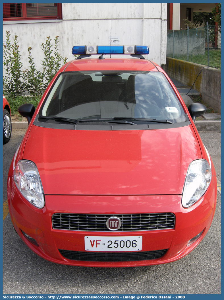 VF 25006
Corpo Nazionale Vigili del Fuoco
Fiat Grande Punto
Parole chiave: VVF;V.V.F.;Corpo;Nazionale;Vigili;del;Fuoco;Fiat;Grande;Punto