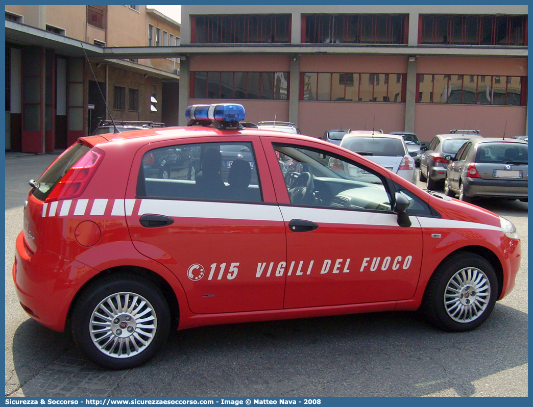 VF 25101
Corpo Nazionale Vigili del Fuoco
Fiat Grande Punto
Parole chiave: VVF;V.V.F.;Corpo;Nazionale;Vigili;del;Fuoco;Fiat;Grande;Punto