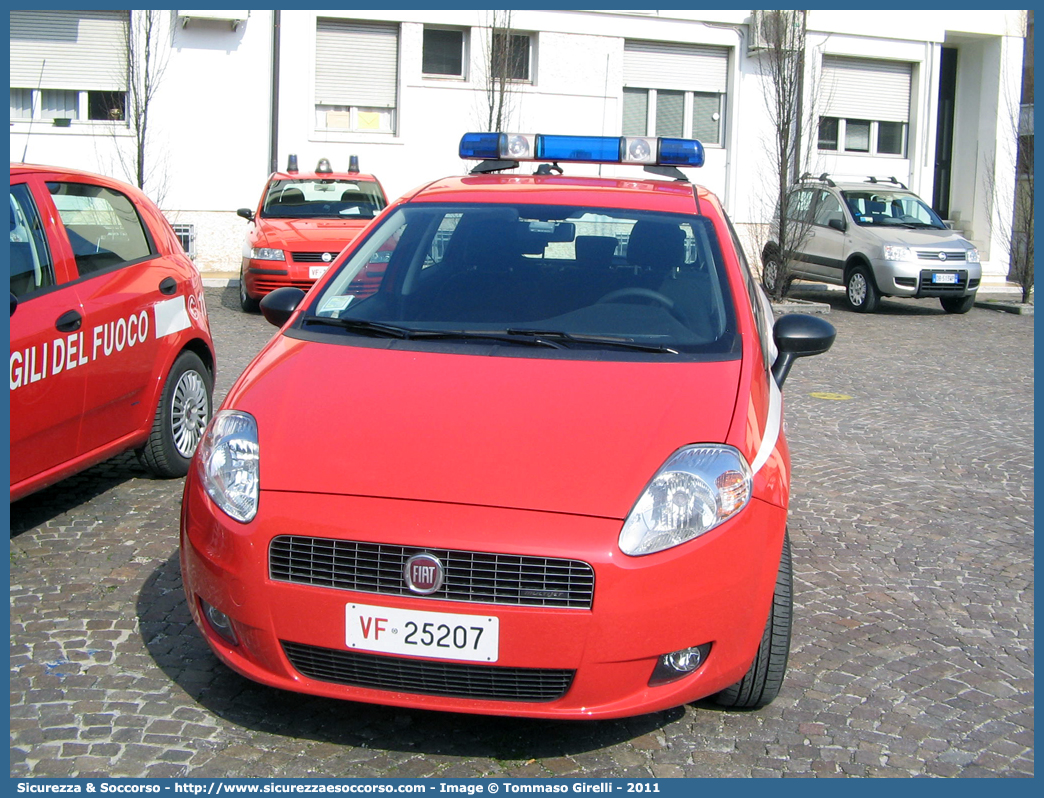 VF 25207
Corpo Nazionale Vigili del Fuoco
Fiat Grande Punto
Parole chiave: VVF;V.V.F.;Corpo;Nazionale;Vigili;del;Fuoco;Fiat;Grande;Punto