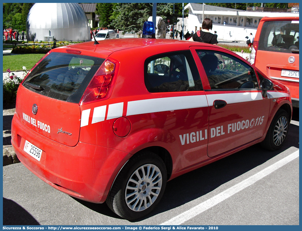 VF 25596
Corpo Nazionale Vigili del Fuoco
Fiat Grande Punto
Parole chiave: VVF;V.V.F.;Corpo;Nazionale;Vigili;del;Fuoco;Fiat;Grande;Punto